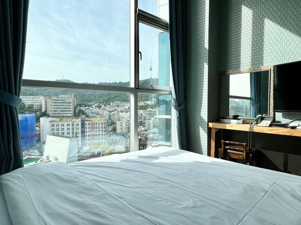Double Room (N Tower View)