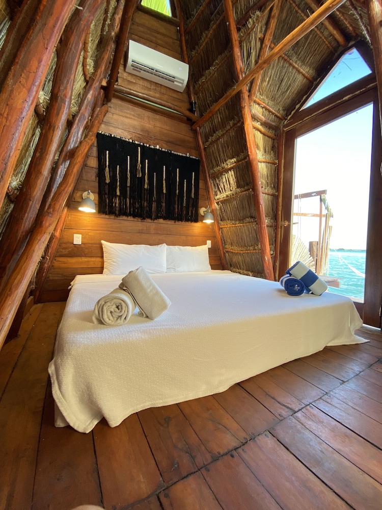Panoramic Cabin - Shared Bathroom photo 2