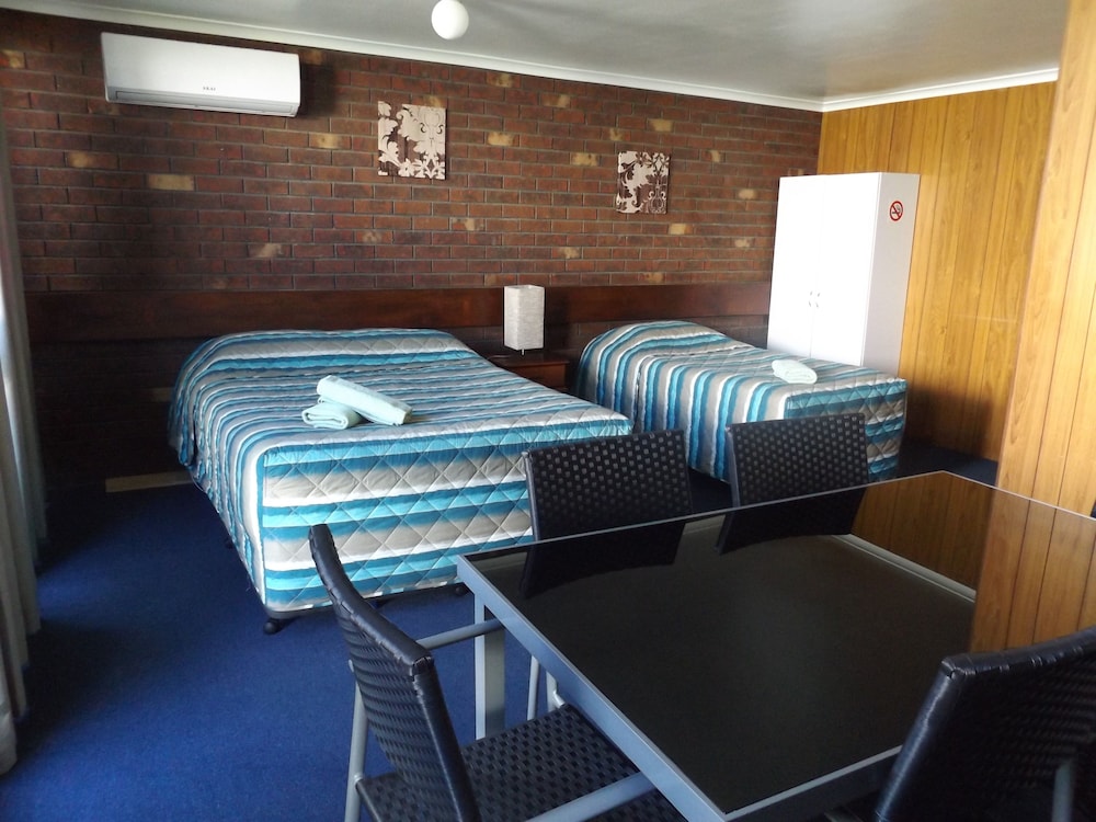 Family Suite, 2 Bedrooms, Ground Floor photo 3