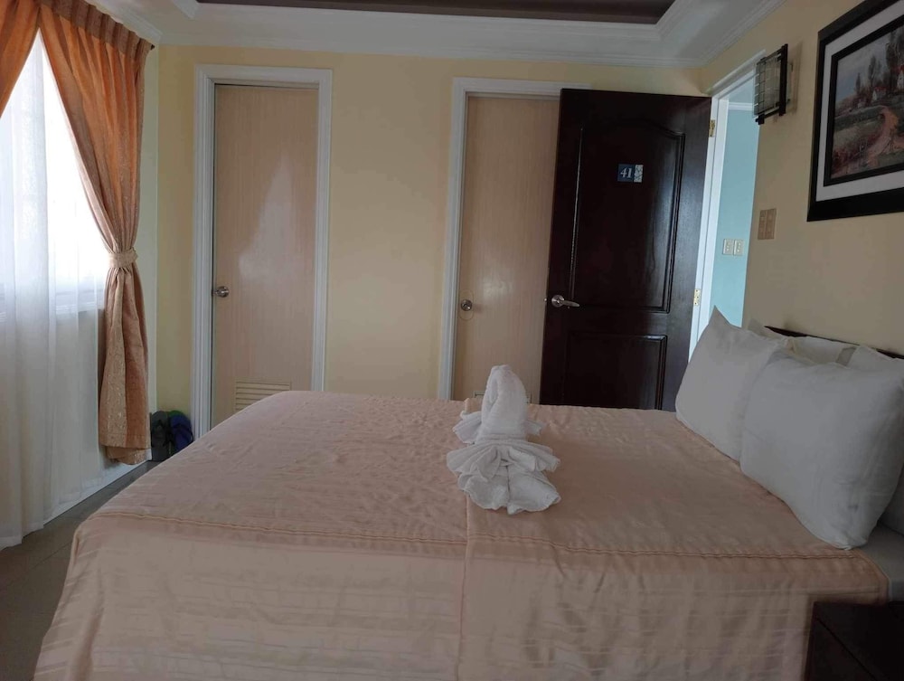 Superior Room, 1 Queen Bed, Non Smoking, Sea View photo 3