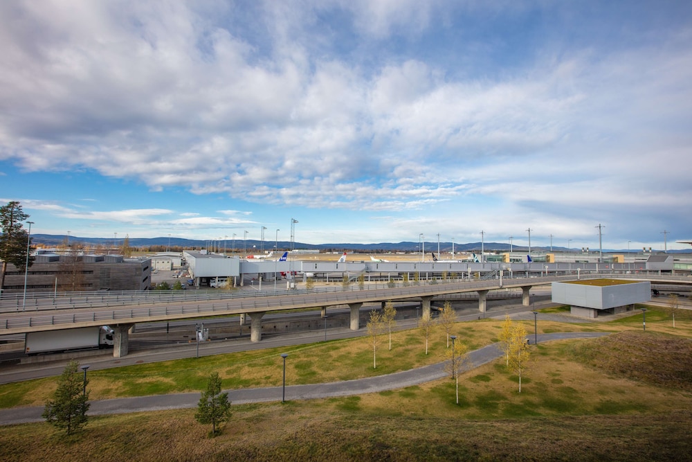 Family Room - Photo 4