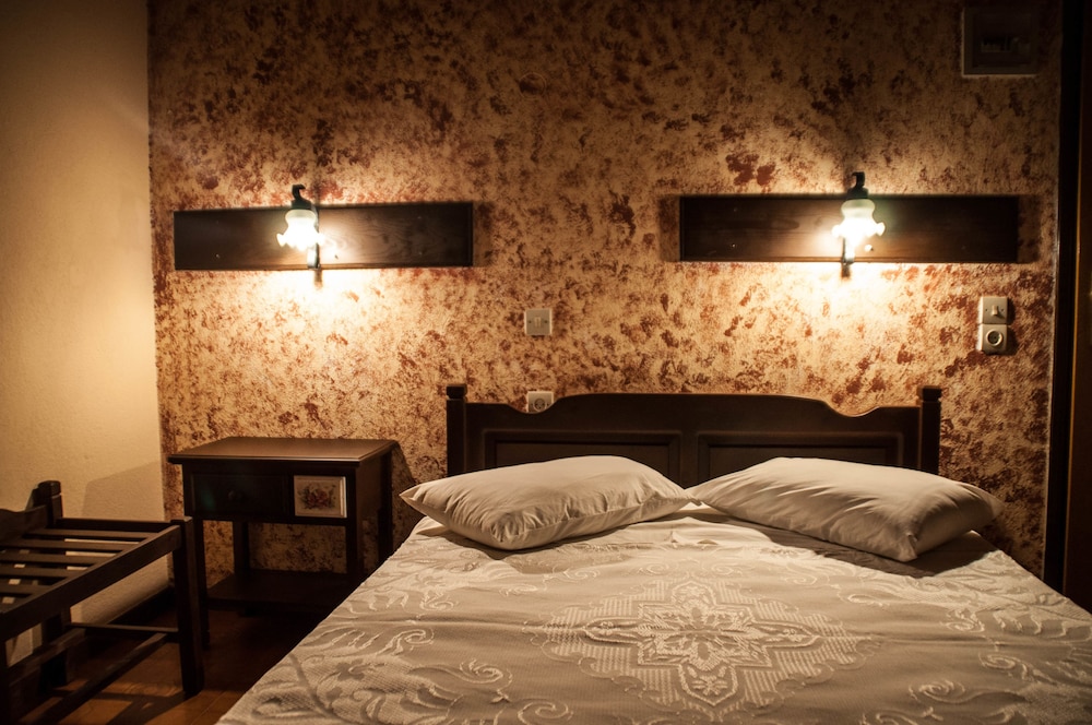 Classic Double Room, 1 Double Bed, Mountain View photo 2