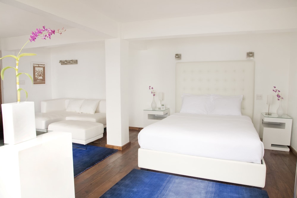 Suite, 1 King Bed, Ocean View photo 2
