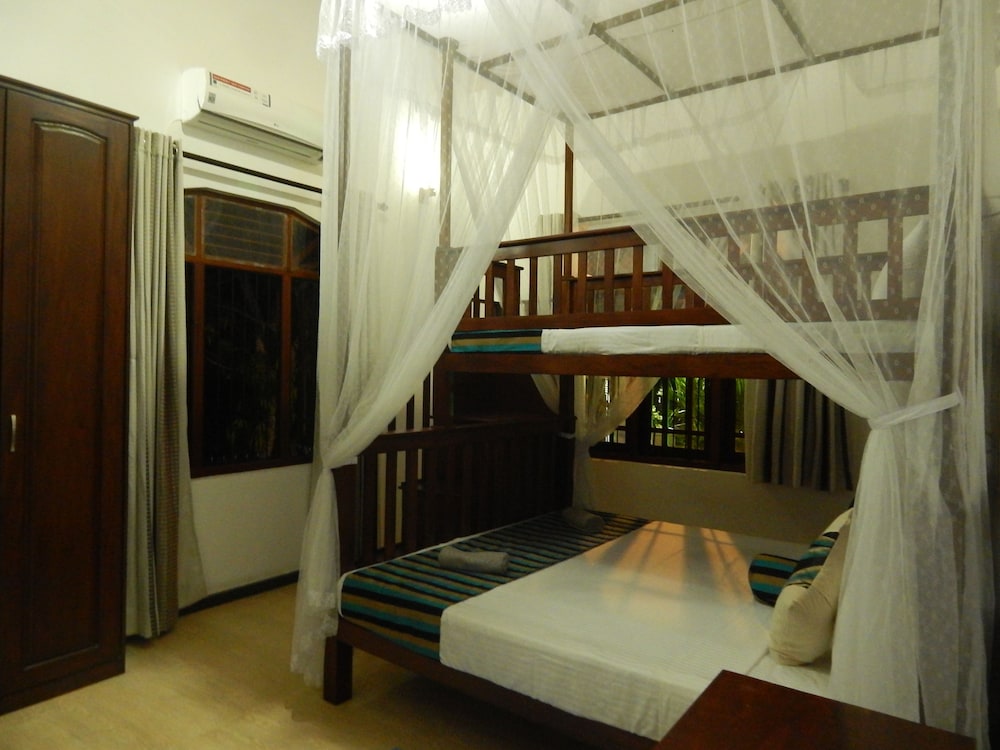 Family Triple Room, Private Bathroom photo 2