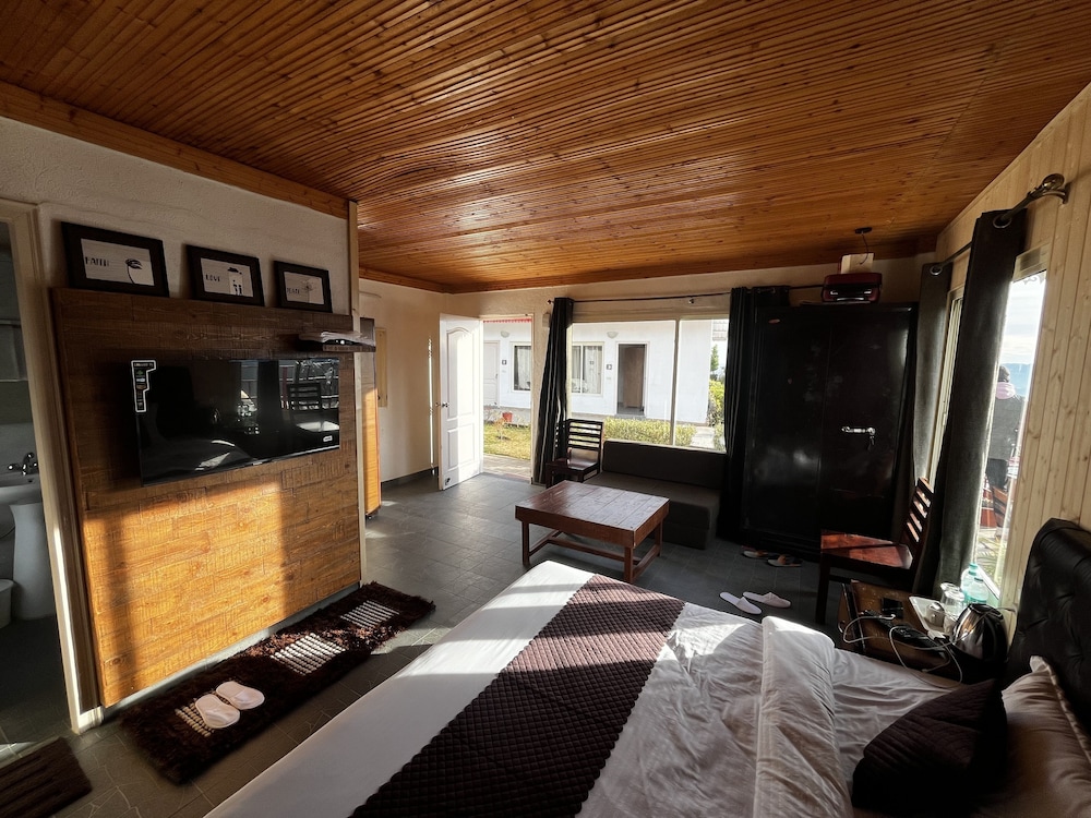 Royal Cottage photo 2