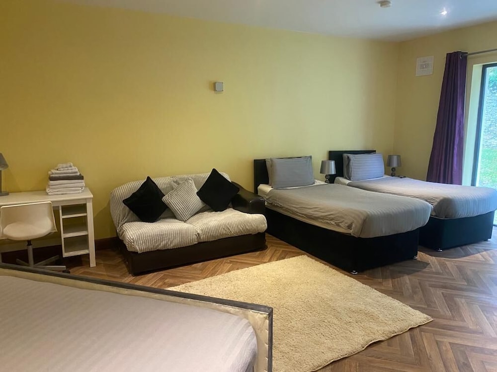 Business Quadruple Room