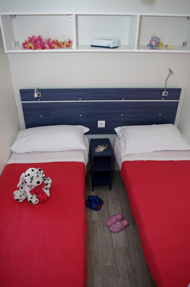 Deluxe Mobile Home photo 3