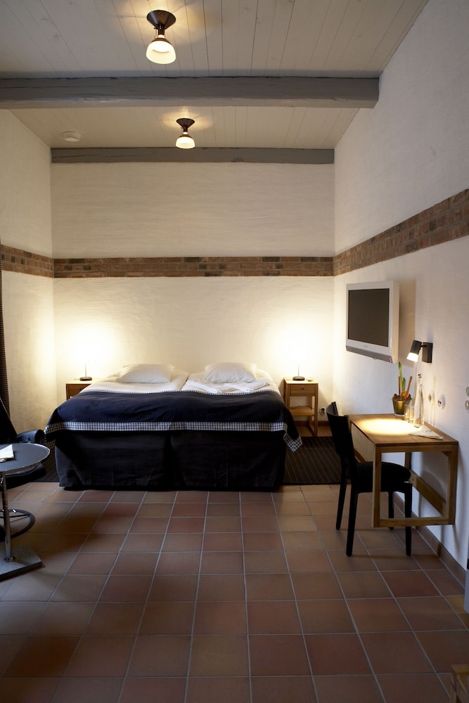 Standard Double or Twin Room photo 1