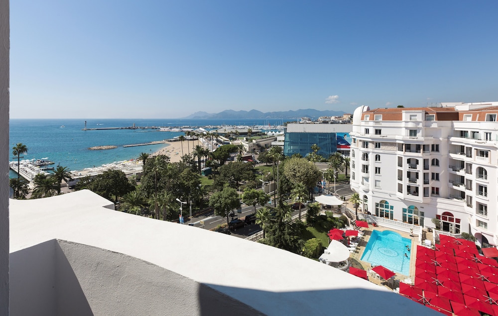Superior Suite, Partial Sea View photo 2