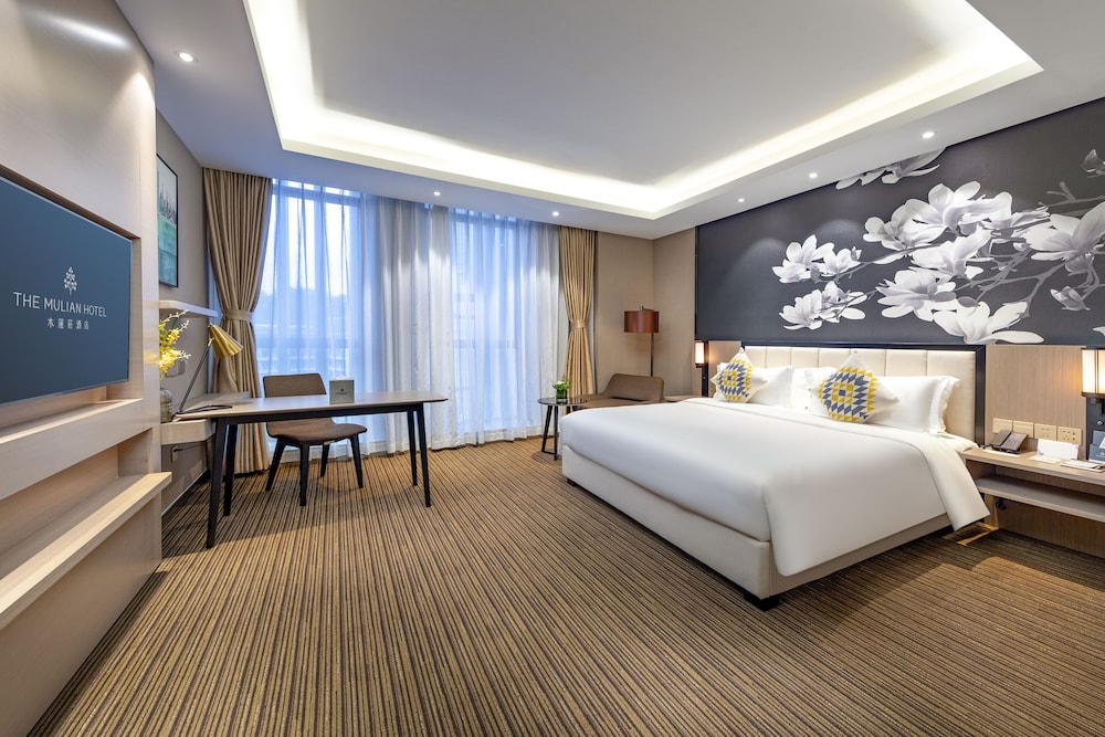 Deluxe King Room photo 2