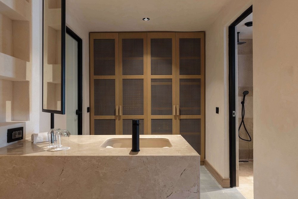 Premium Suite, Non Smoking, Private Pool - Photo 10