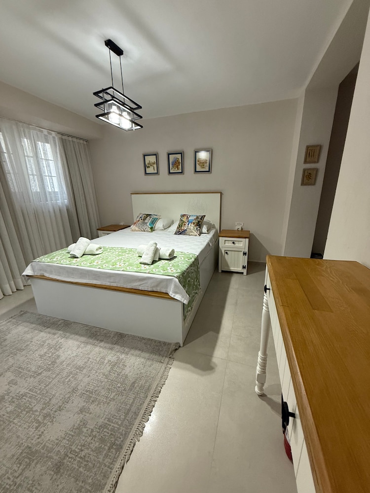 Apartment, Non Smoking, Pets Not Allowed