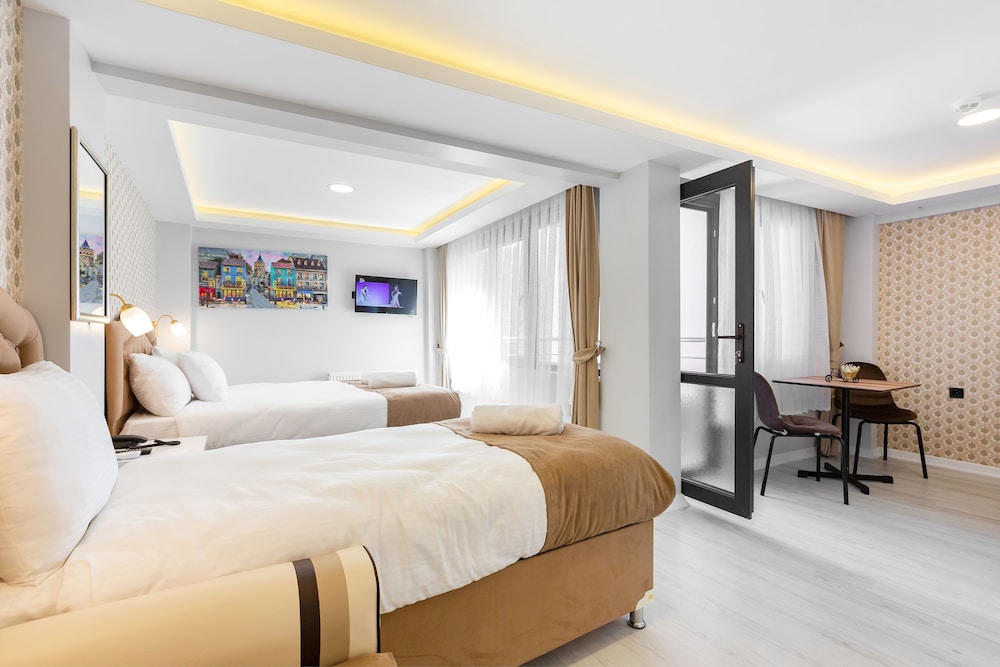 Junior Studio Suite, Multiple Beds, Non Smoking, Sea View photo 1