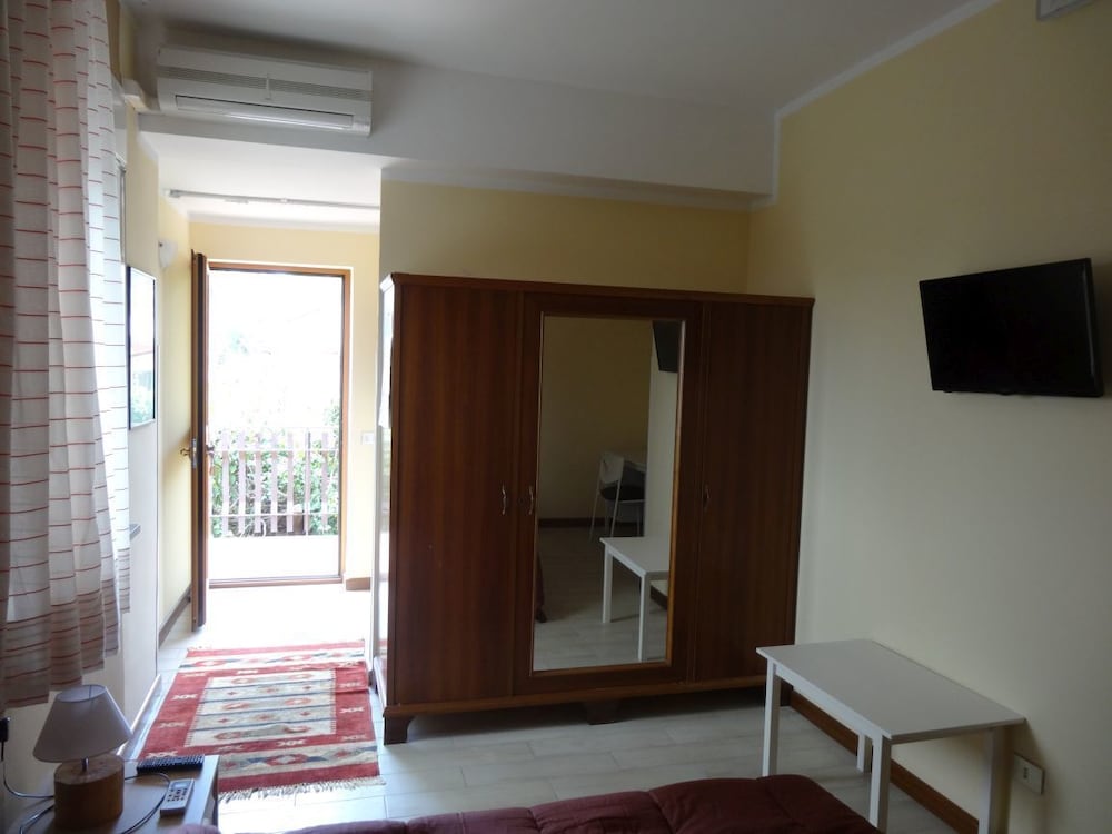 Comfort Double Room, Partial Sea View photo 2