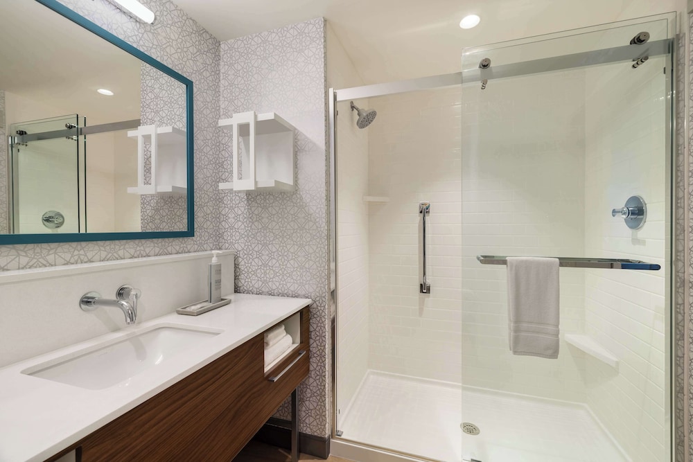 Room, 2 Queen Beds, Accessible, Ocean View (Hearing) photo 3