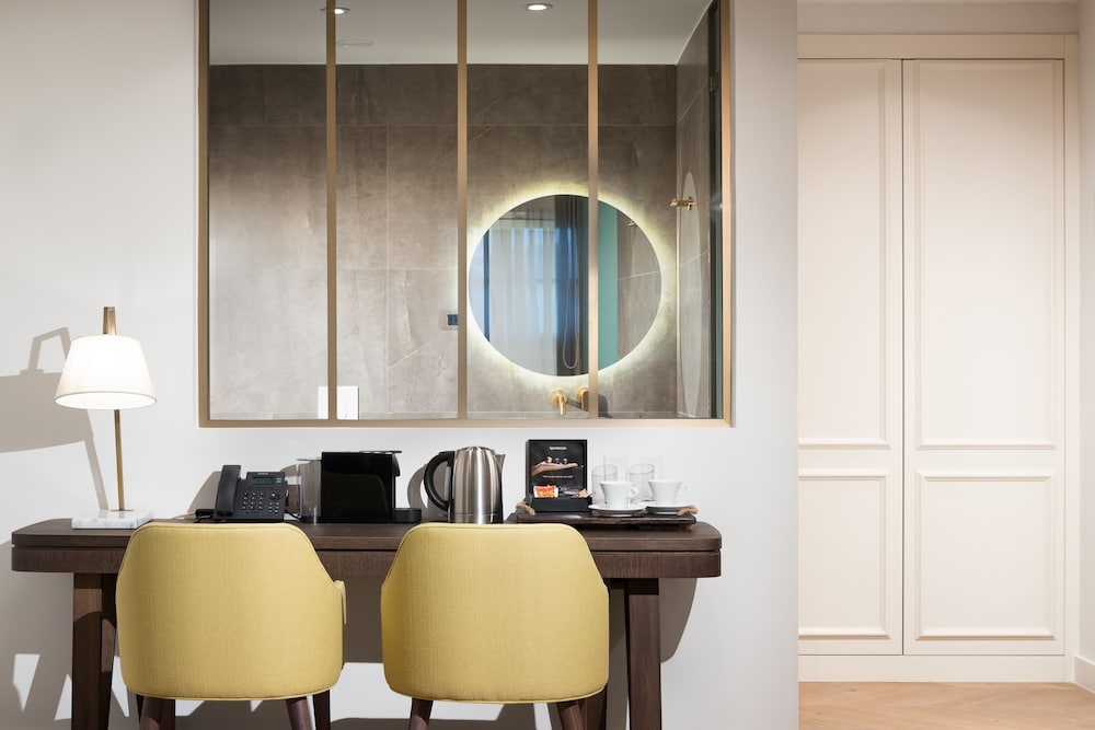 Neoclassical Suite (Residence - Annex building) photo 2