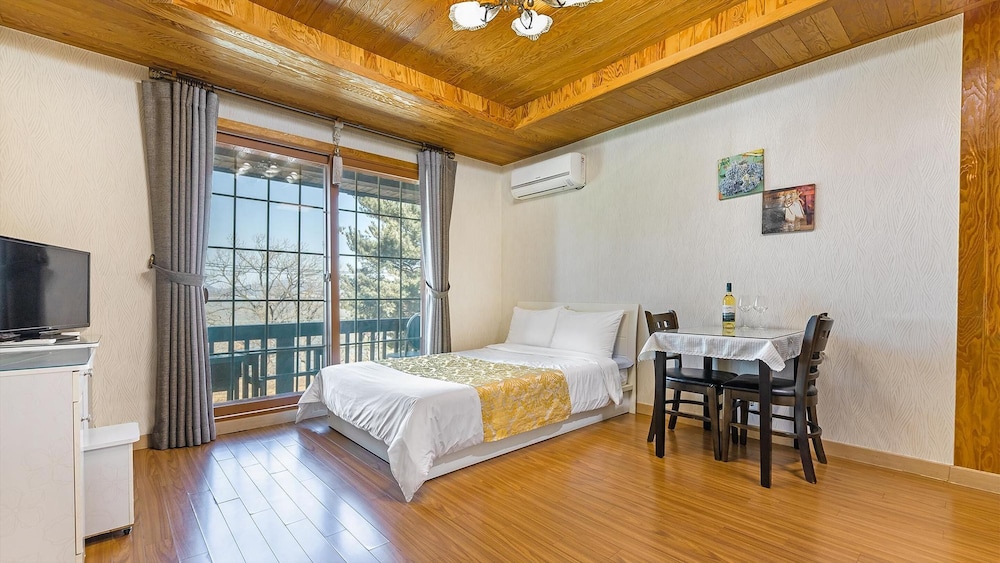 Basic Room, 1 Bedroom (Cepheus) - Photo 1