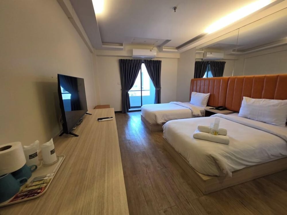 Deluxe Twin Room photo 3