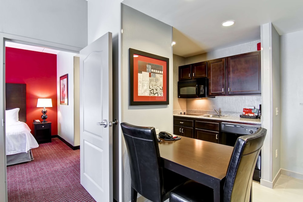 1 King 1 Bedroom Suite (Accessible) - Photo 5
