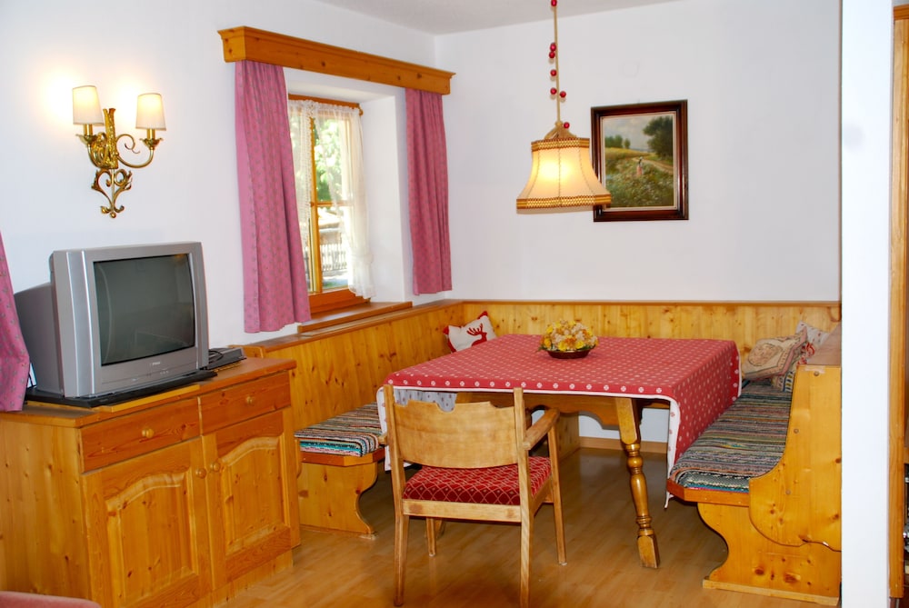 Classic Apartment, 2 Bedrooms (Malfon) photo 2