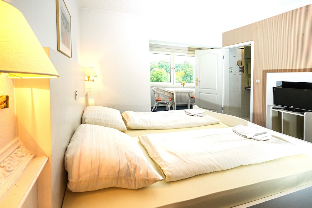 Standard Double Room - Photo 4