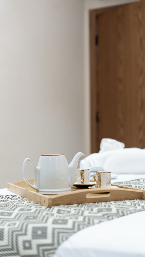 Suite, Mountain View