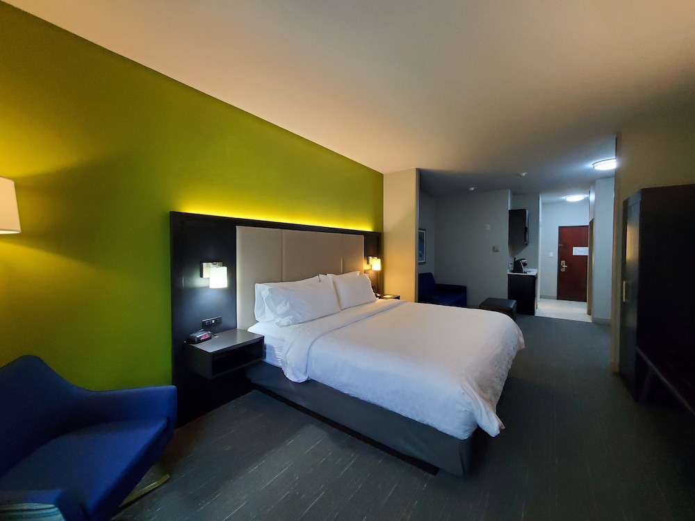 Suite, 1 King Bed (Additional Living Area) - Photo 7