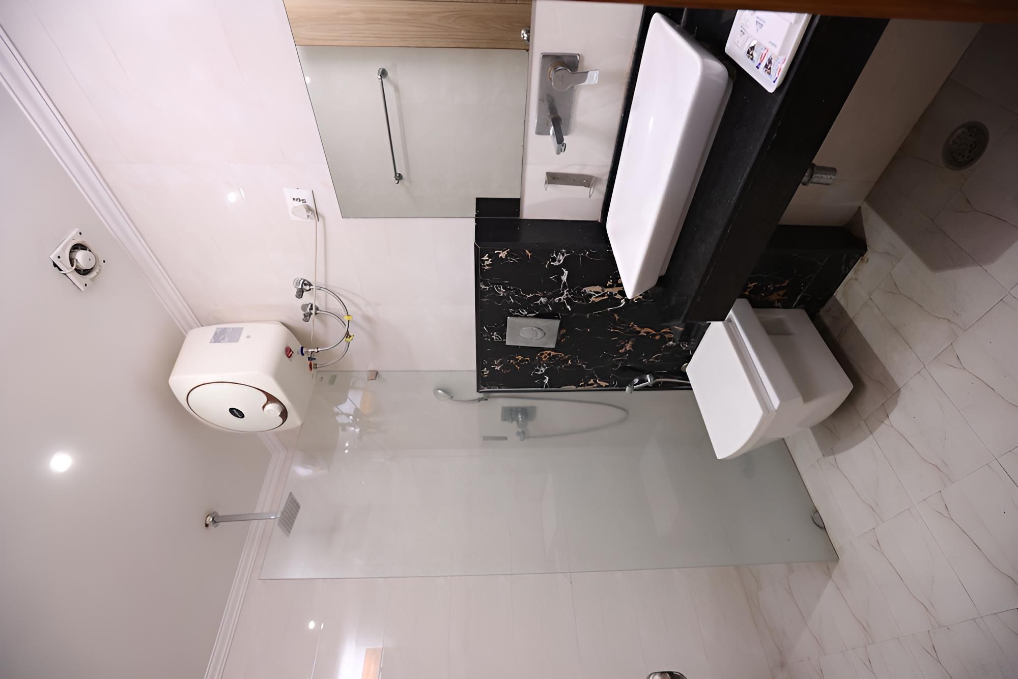 Executive Room - Photo 12
