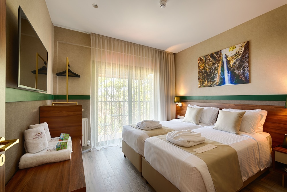 Comfort Double or Twin Room, Balcony, Mountainside