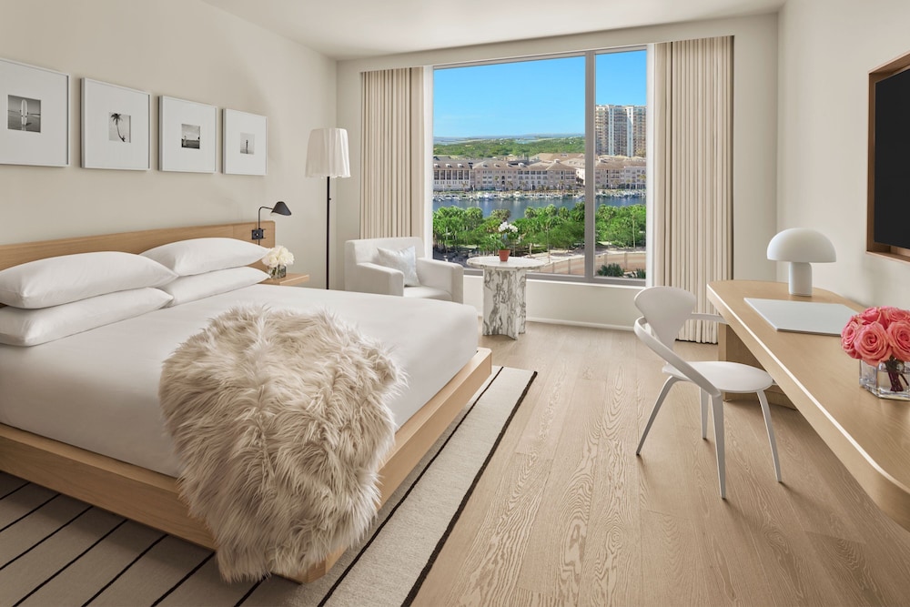 Premier Room, 1 King Bed (View) - Photo 3