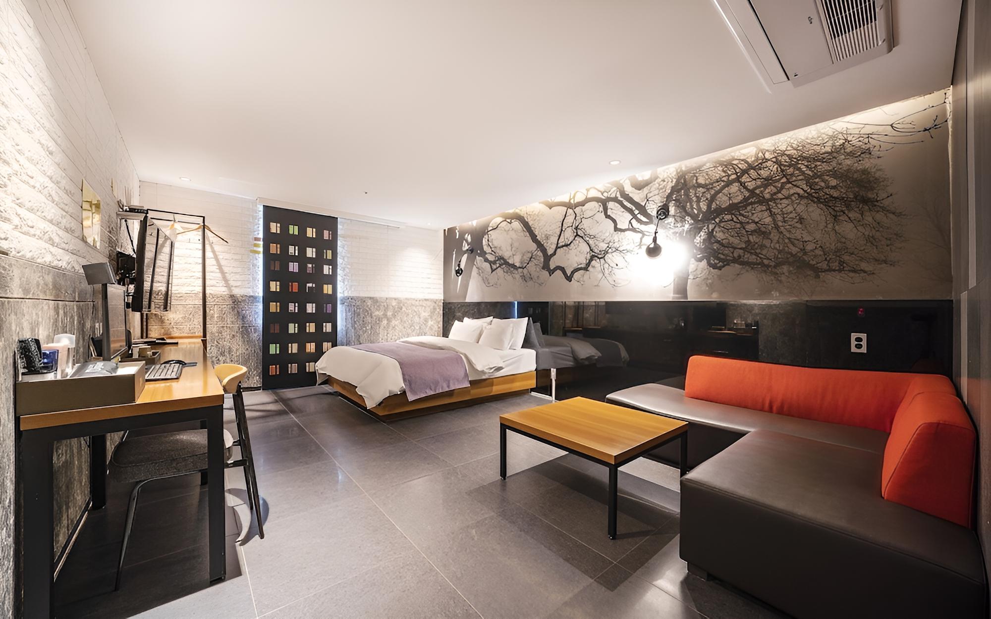 Room (Standard Room) - Photo 22