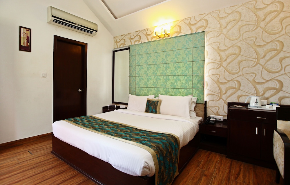 Gold Room