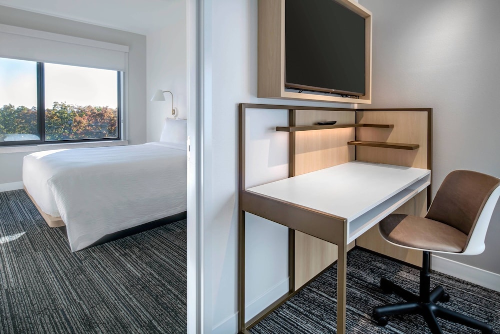Suite, 1 Bedroom photo 2