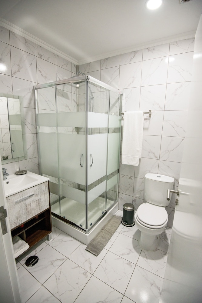 Basic Double Room, 1 Bedroom, City View photo 2