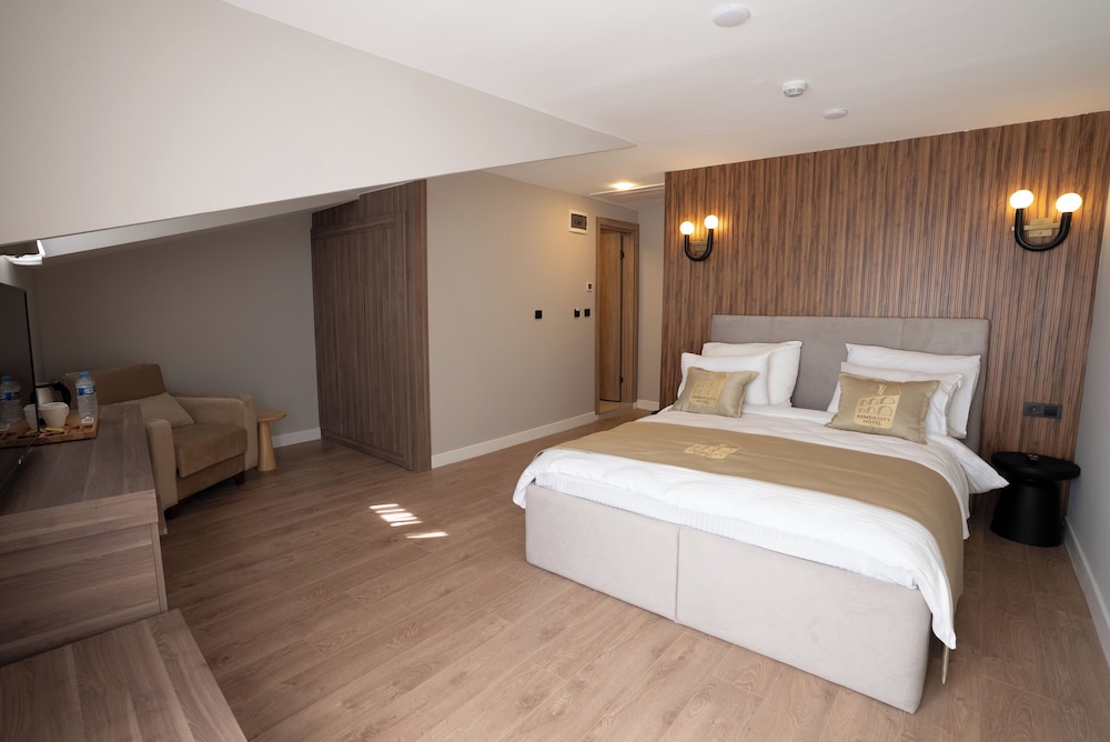 Deluxe Triple Room, Non Smoking, Valley View photo 1
