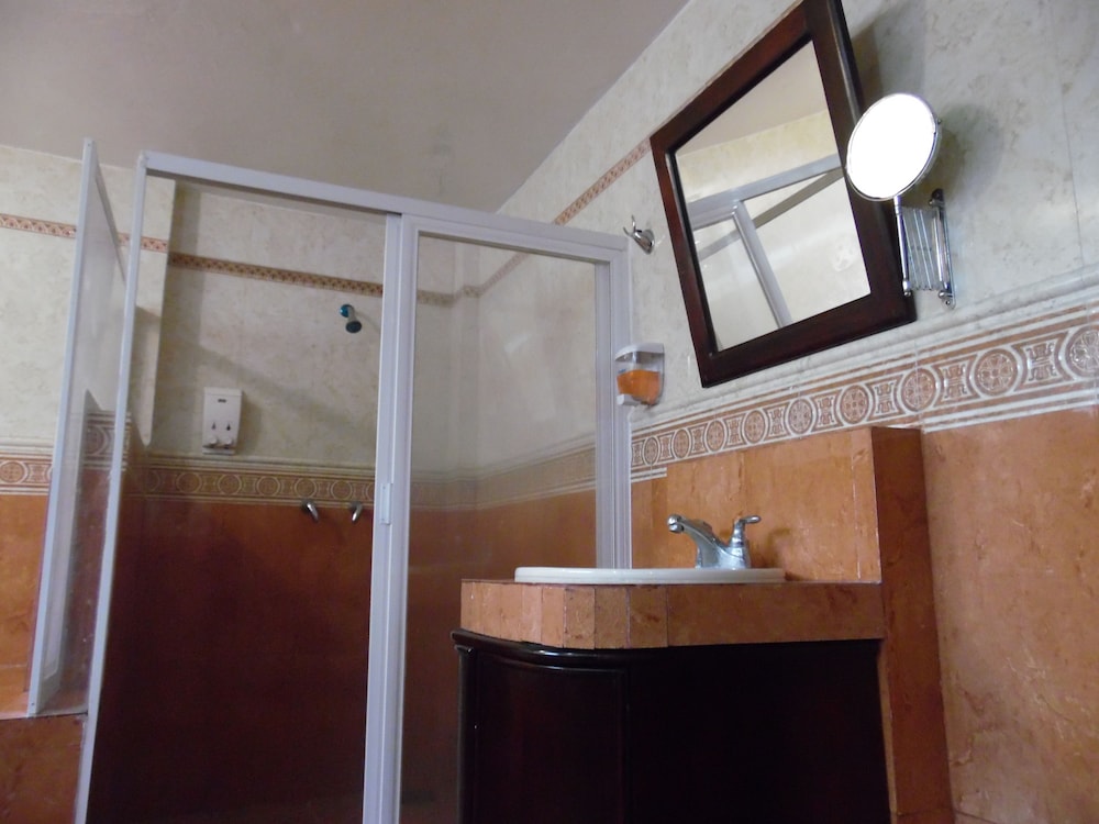Suite, 1 Bedroom, Sea View, Sea Facing photo 3