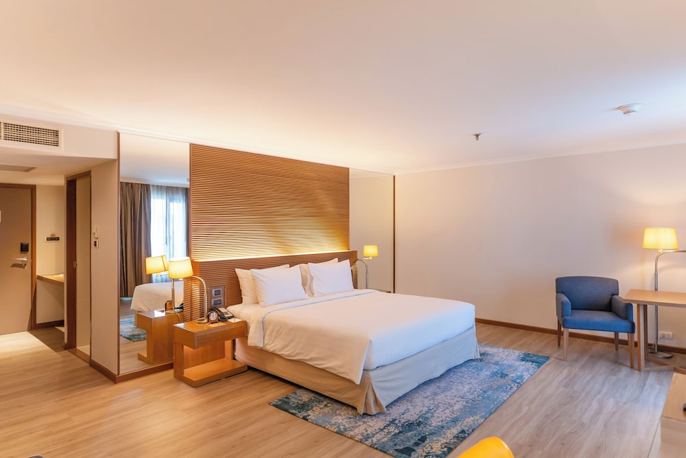 Junior Suite King with Exclusive Benefits photo 1