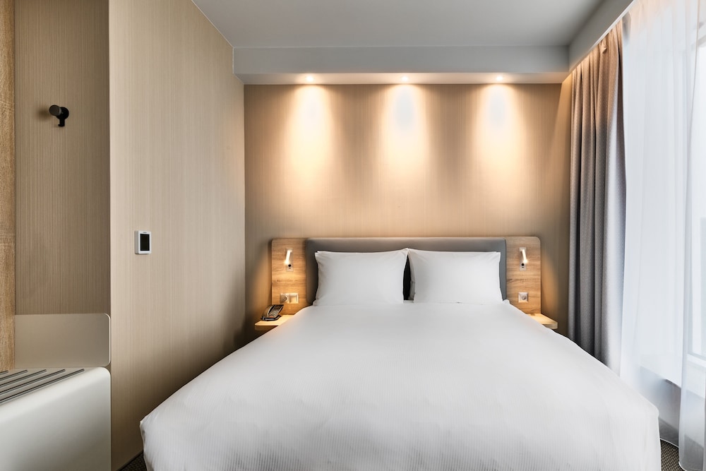 Standard Room, 1 Double Bed, City View - Photo 2