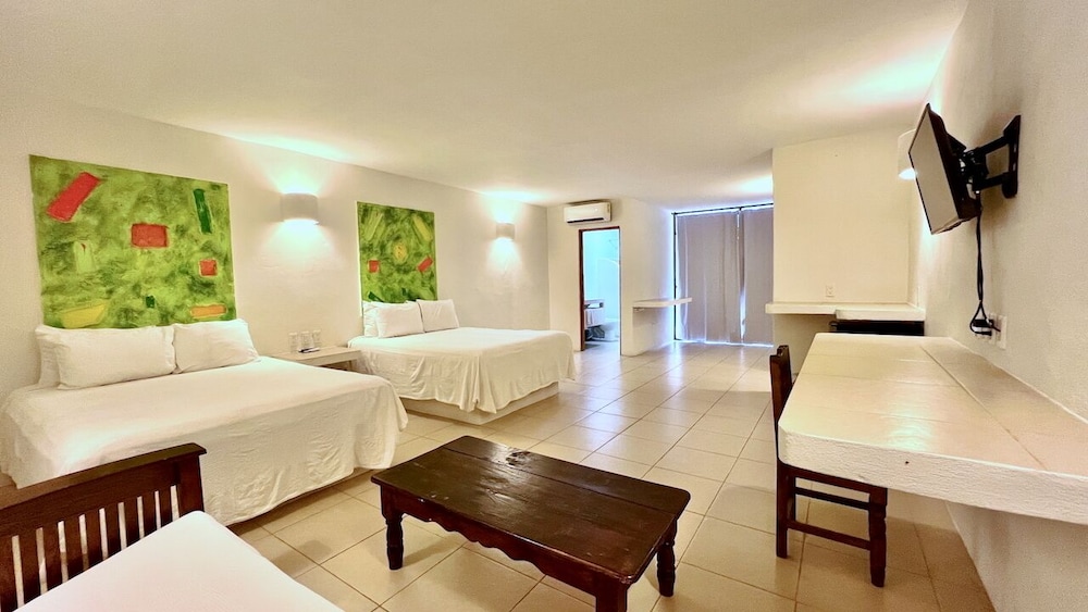 Comfort Quadruple Room, Poolside photo 3