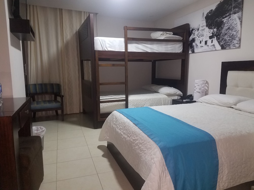 Standard Triple Room photo 2