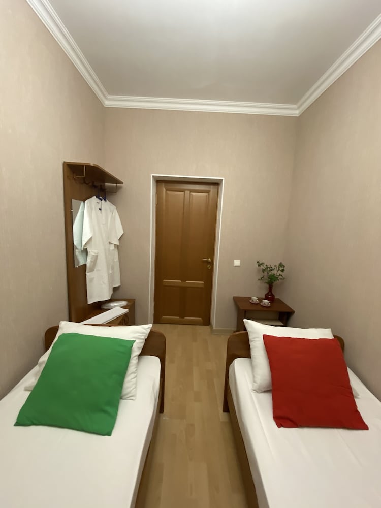 Economy Twin Room photo 1