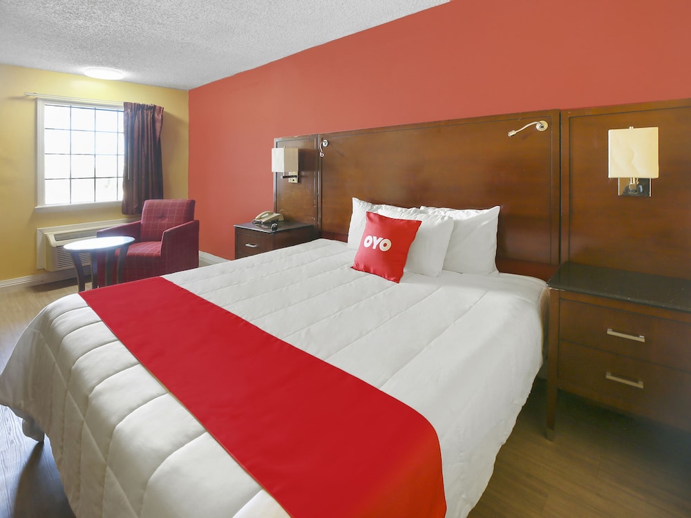 Room, 1 King Bed, Non Smoking - Photo 2