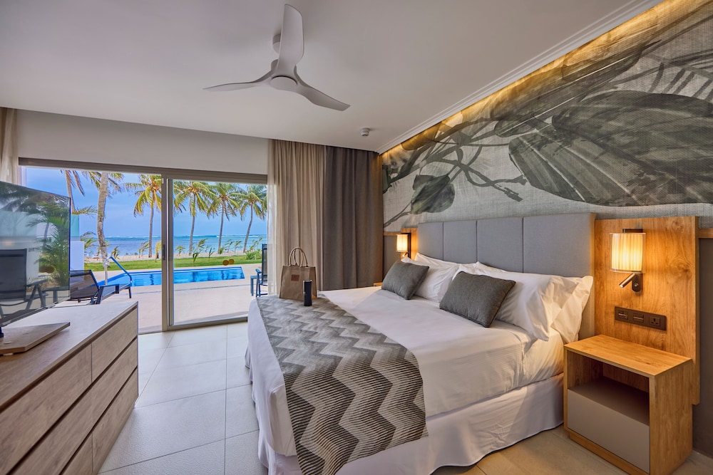 Suite (Swim Up, Elite Club)