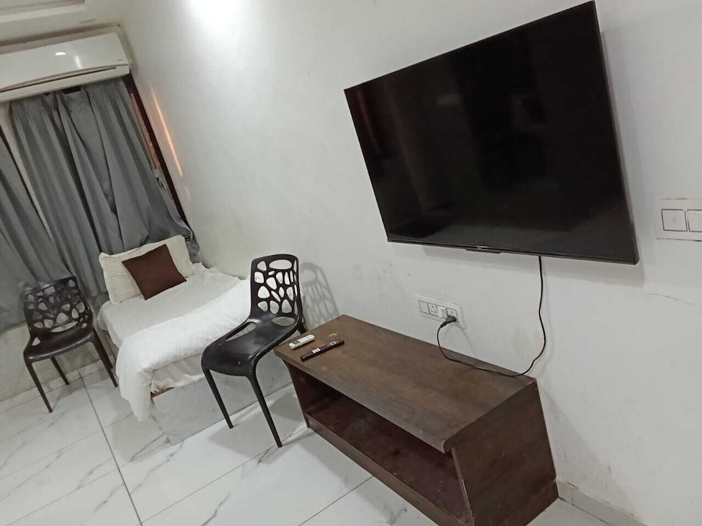 Executive Room, City View