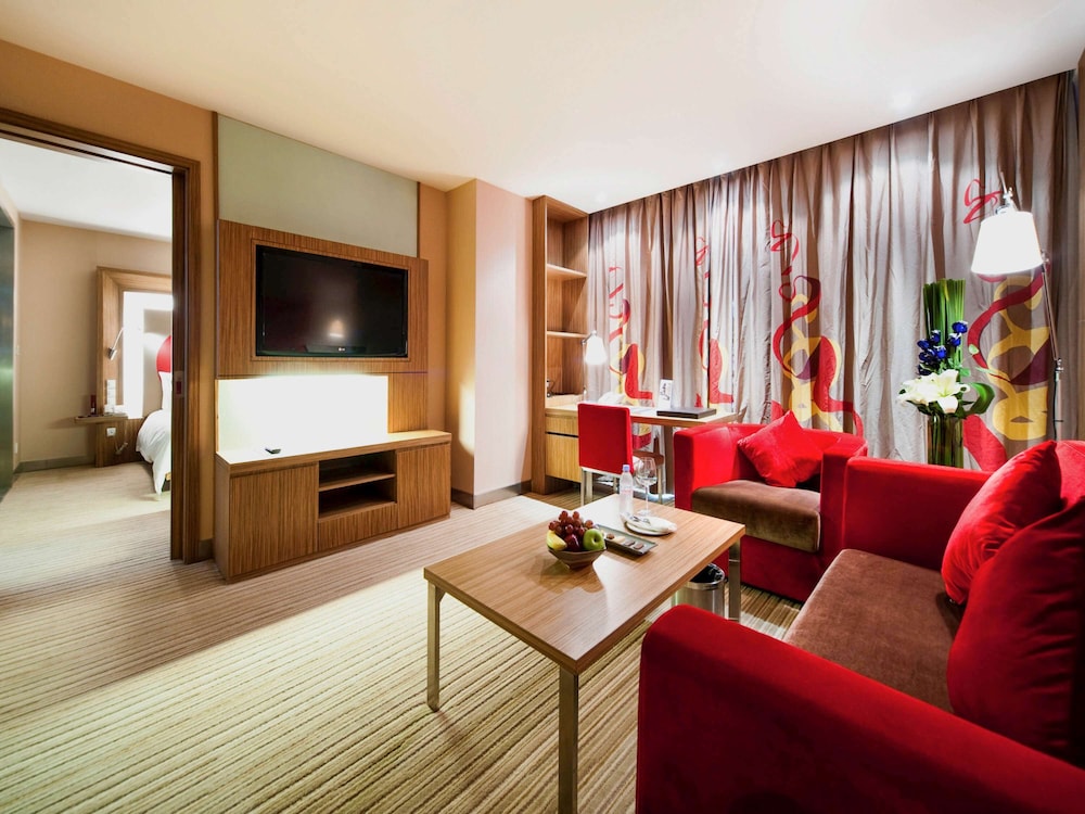 Premier Suite - Photo 9