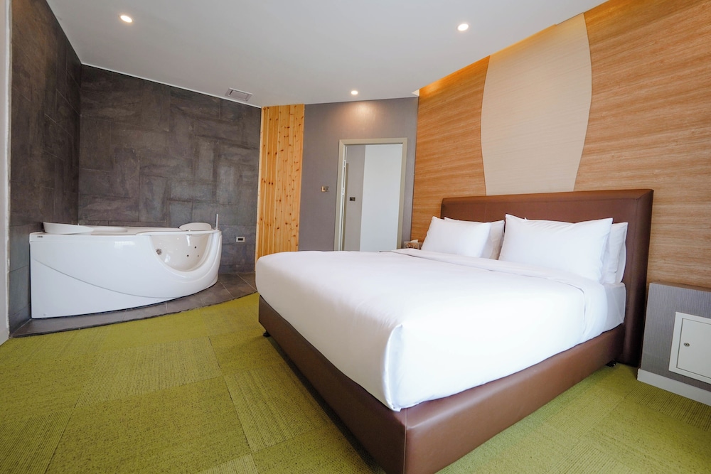 Luxury Suite photo 1