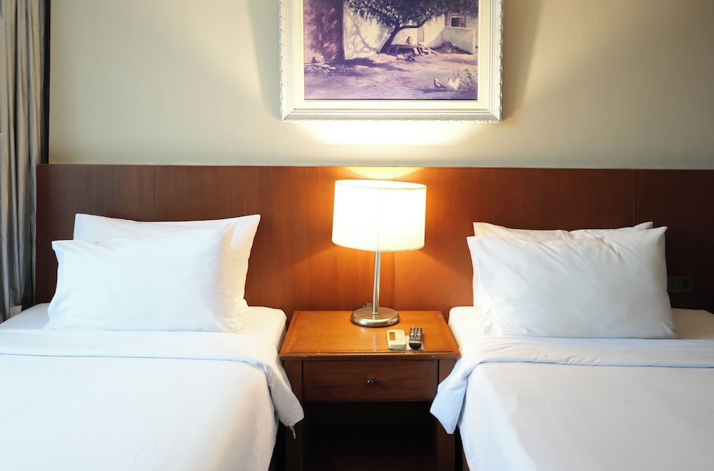 2 Bedrooms Suite photo 3
