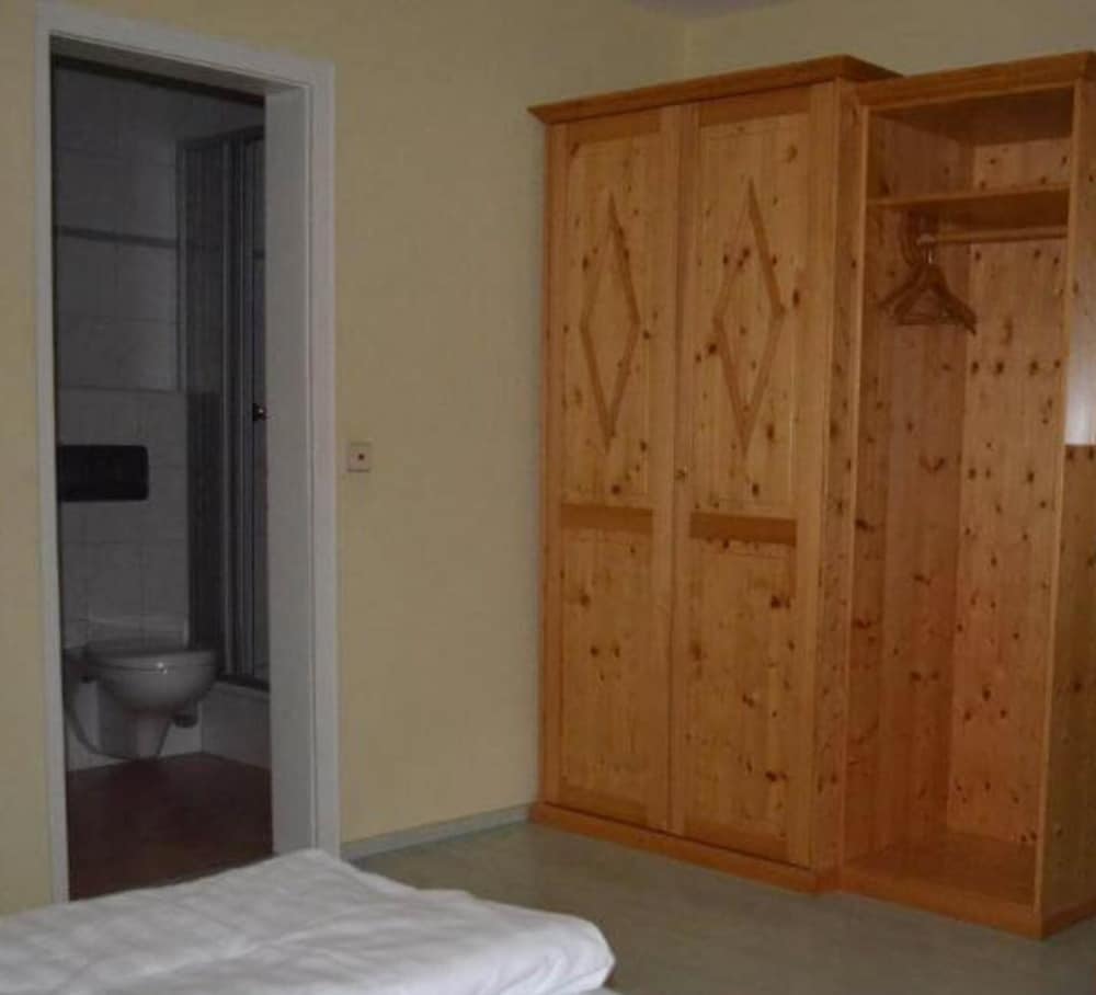 Single Room photo 3