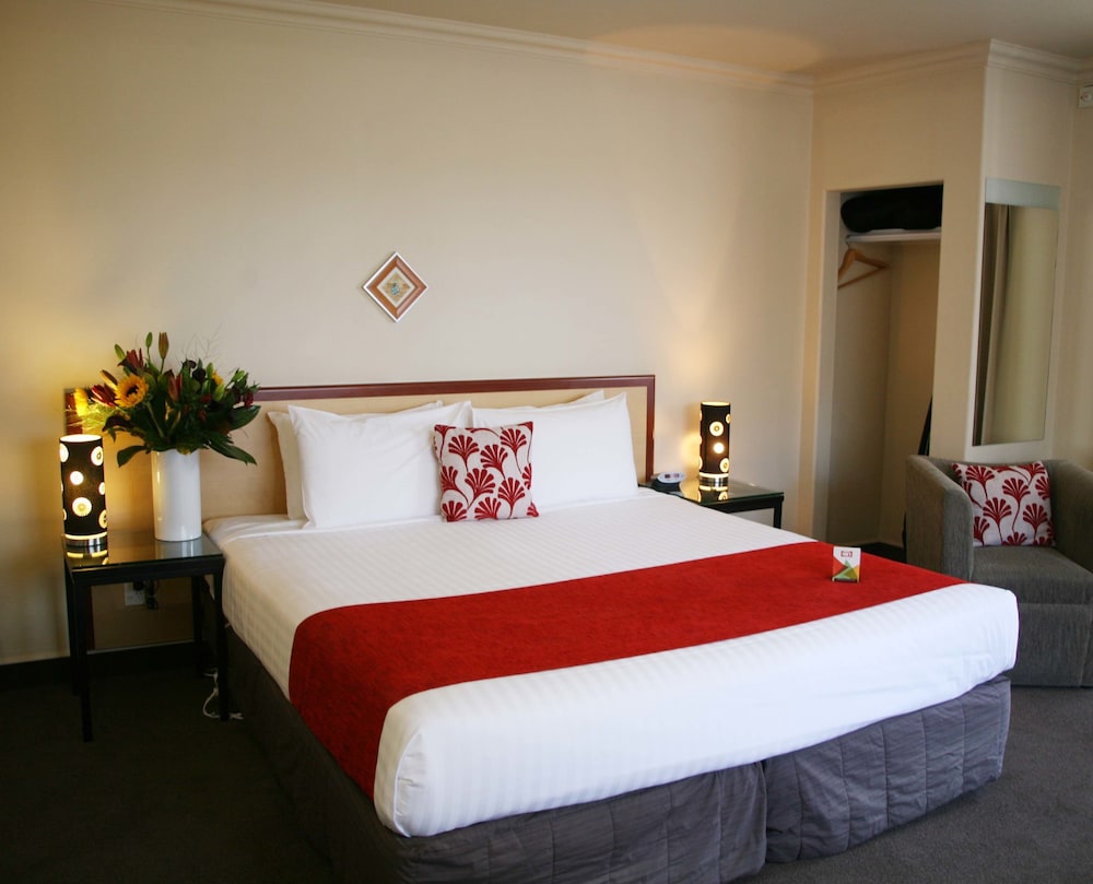 Deluxe Room, Non Smoking, Kitchenette (Super King Deluxe Suite) photo 3