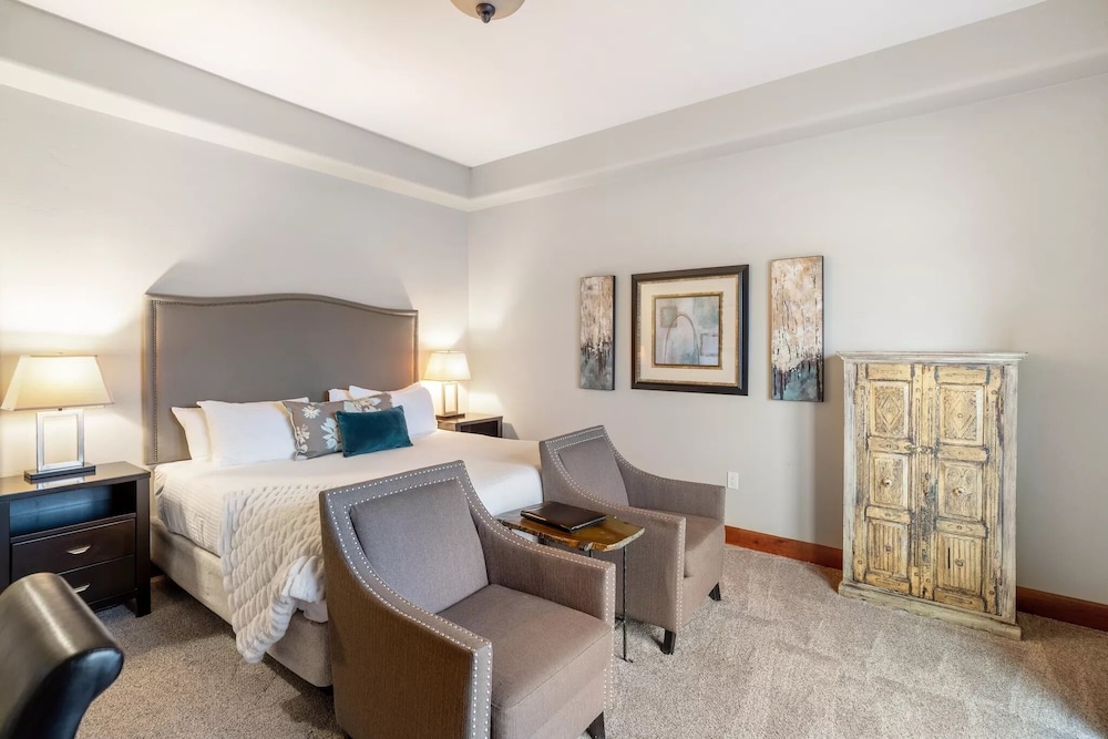River Room photo 1